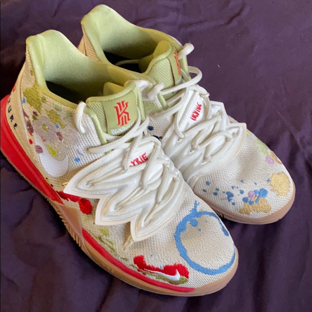 Nike Kyrie 5 PE - light basketball shoes